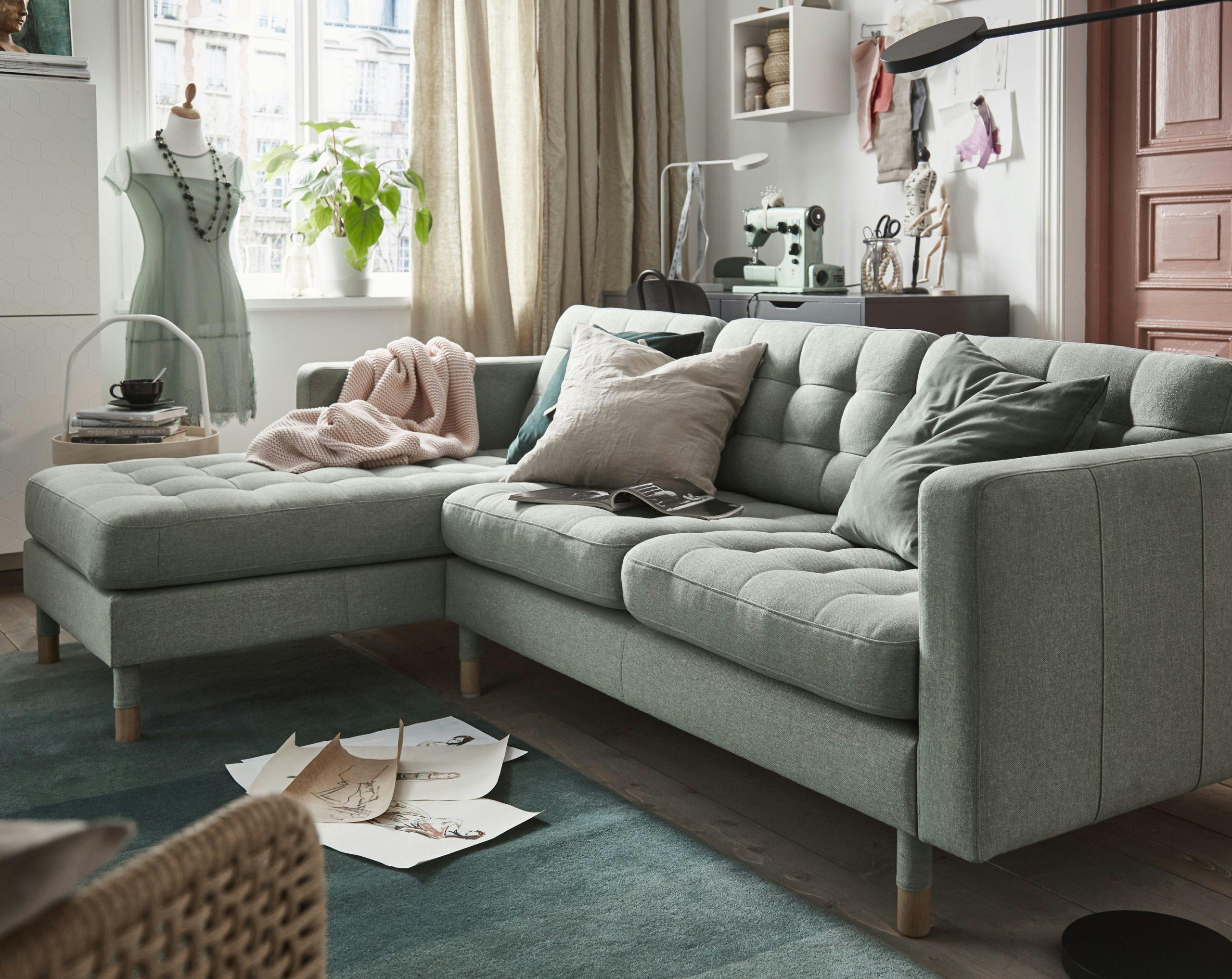 I en sofa fra Ikea... ny sofa fra ikea